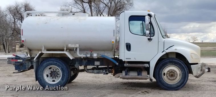 image for item DN6417 2007 Freightliner Business Class M2  water truck