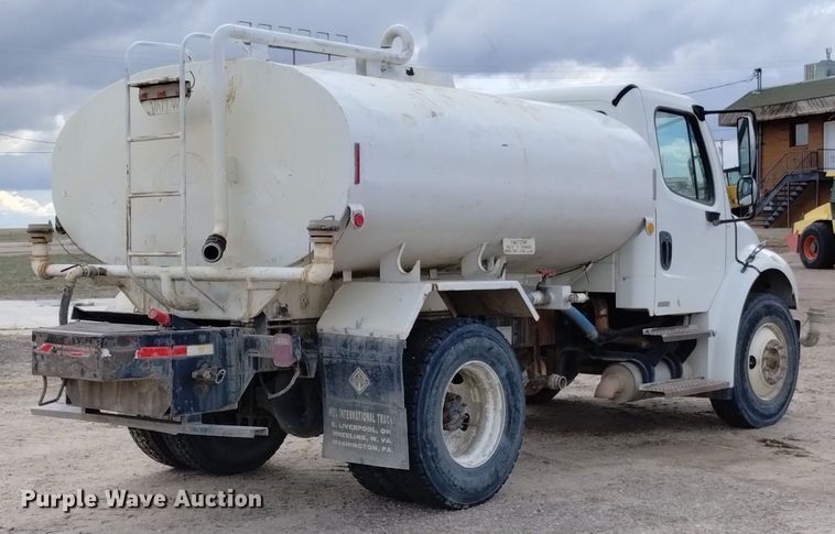image for item DN6417 2007 Freightliner Business Class M2  water truck
