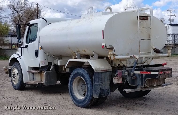image for item DN6417 2007 Freightliner Business Class M2  water truck