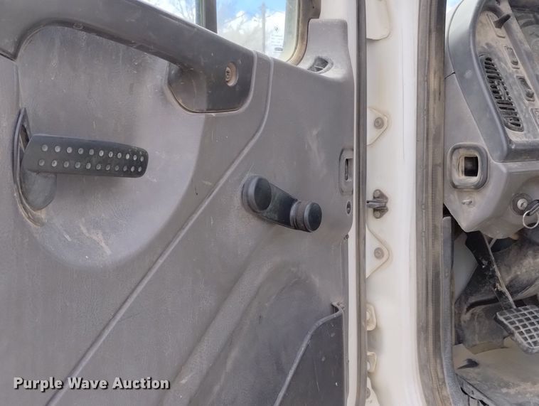 image for item DN6417 2007 Freightliner Business Class M2  water truck