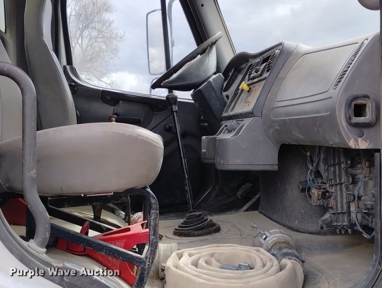 image for item DN6417 2007 Freightliner Business Class M2  water truck