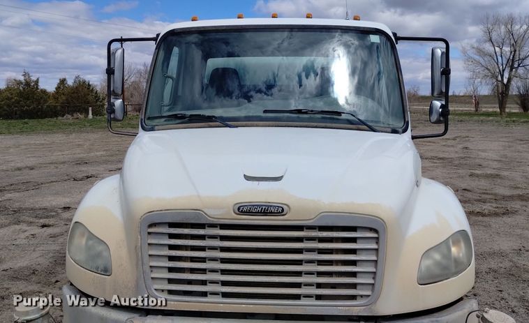 image for item DN6417 2007 Freightliner Business Class M2  water truck