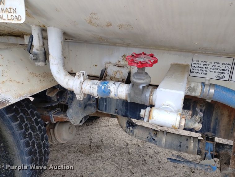 image for item DN6417 2007 Freightliner Business Class M2  water truck