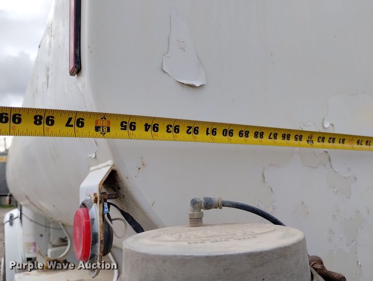 image for item DN6417 2007 Freightliner Business Class M2  water truck