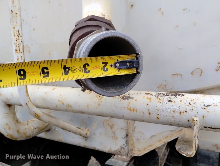 image for item DN6417 2007 Freightliner Business Class M2  water truck