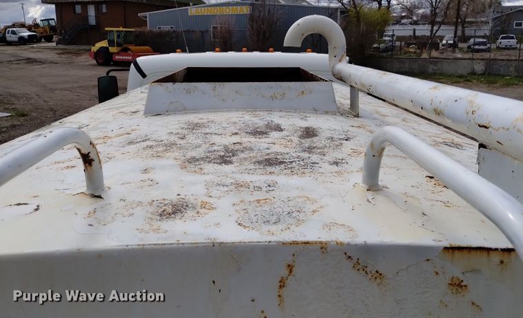 image for item DN6417 2007 Freightliner Business Class M2  water truck