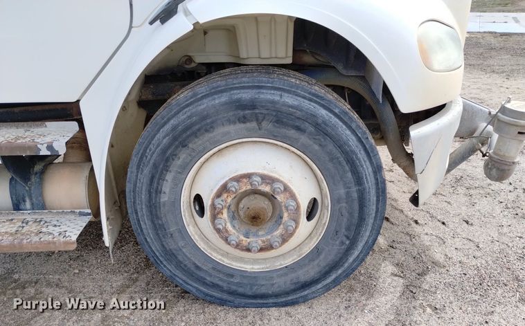 image for item DN6417 2007 Freightliner Business Class M2  water truck