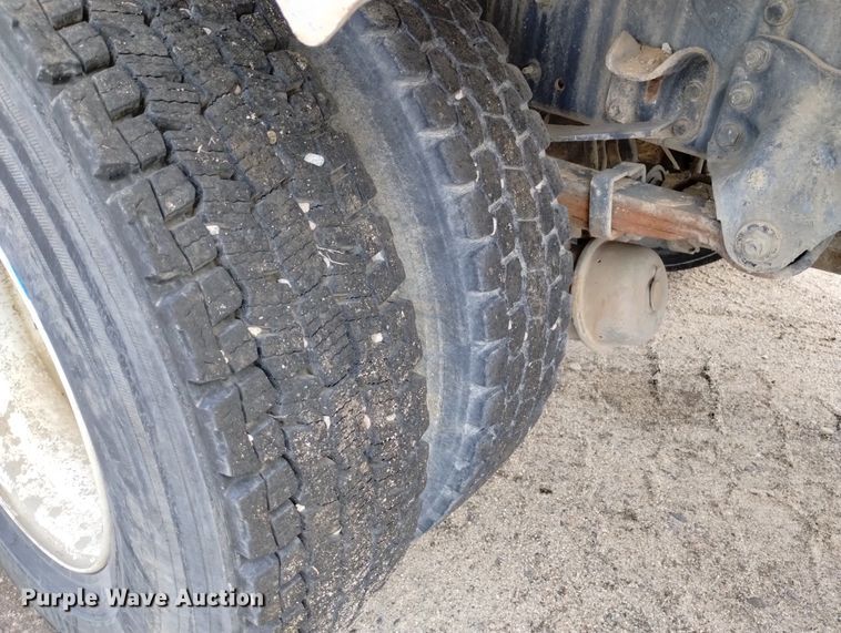 image for item DN6417 2007 Freightliner Business Class M2  water truck