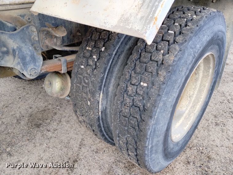 image for item DN6417 2007 Freightliner Business Class M2  water truck