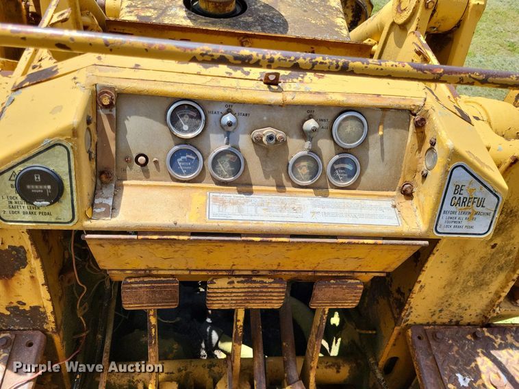 image for item DO3648 Caterpillar 955K  track loader