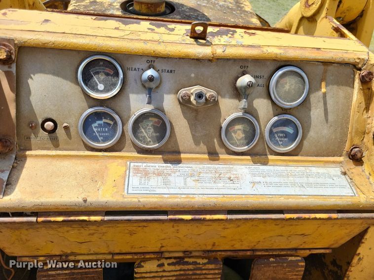 image for item DO3648 Caterpillar 955K  track loader