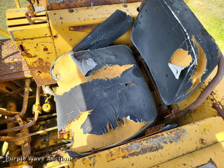 image for item DO3648 Caterpillar 955K  track loader