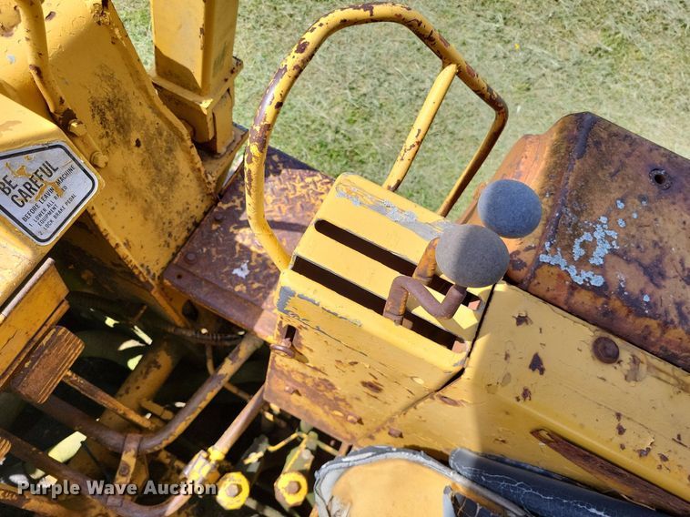 image for item DO3648 Caterpillar 955K  track loader
