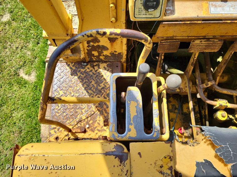 image for item DO3648 Caterpillar 955K  track loader