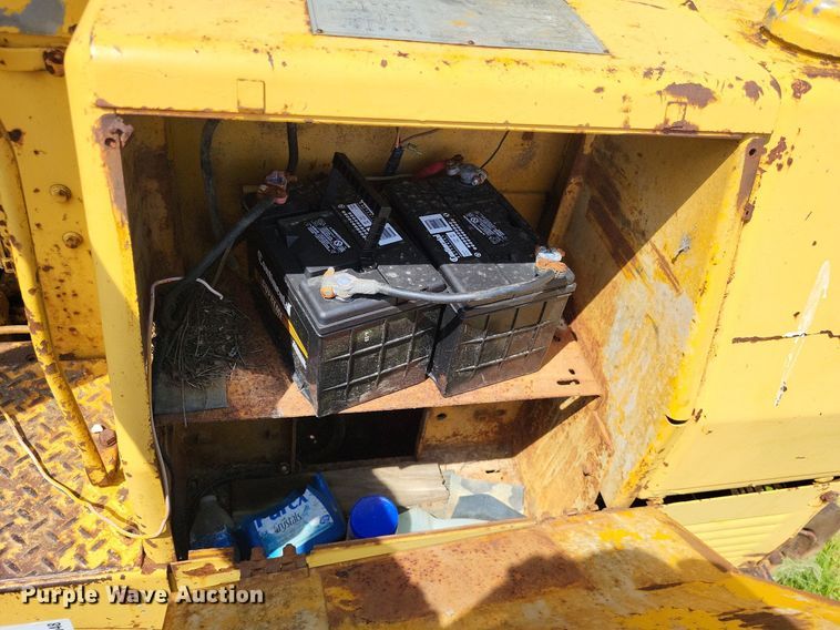 image for item DO3648 Caterpillar 955K  track loader