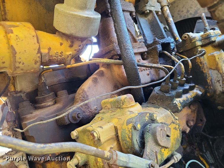 image for item DO3648 Caterpillar 955K  track loader