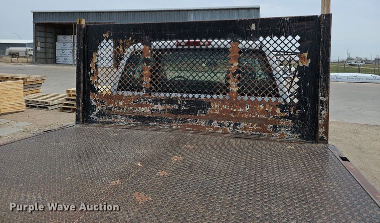 image for item DO4309 2002 GMC Sierra 3500  flatbed pickup truck