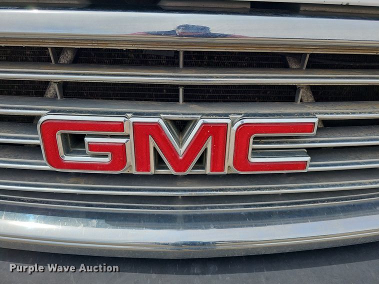 image for item DO4309 2002 GMC Sierra 3500  flatbed pickup truck