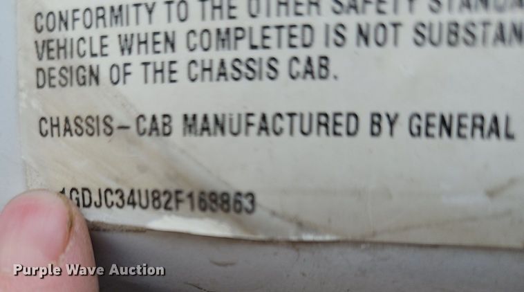 image for item DO4309 2002 GMC Sierra 3500  flatbed pickup truck