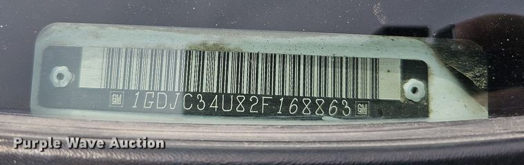 image for item DO4309 2002 GMC Sierra 3500  flatbed pickup truck