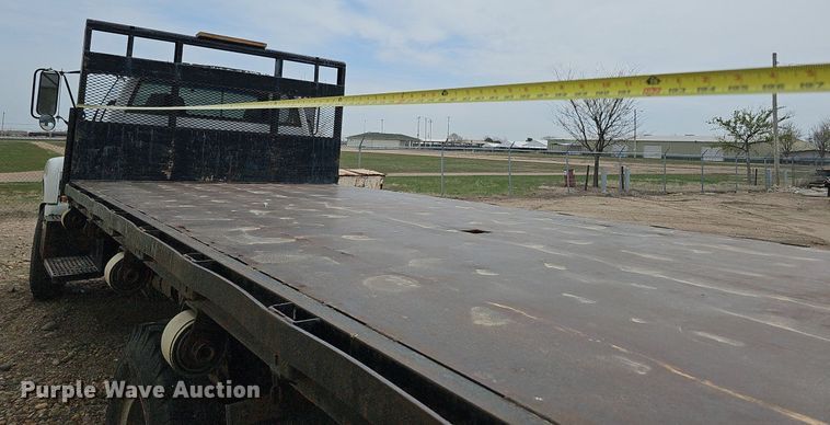 image for item DO4310 1991 GMC TopKick SL  dump flatbed truck