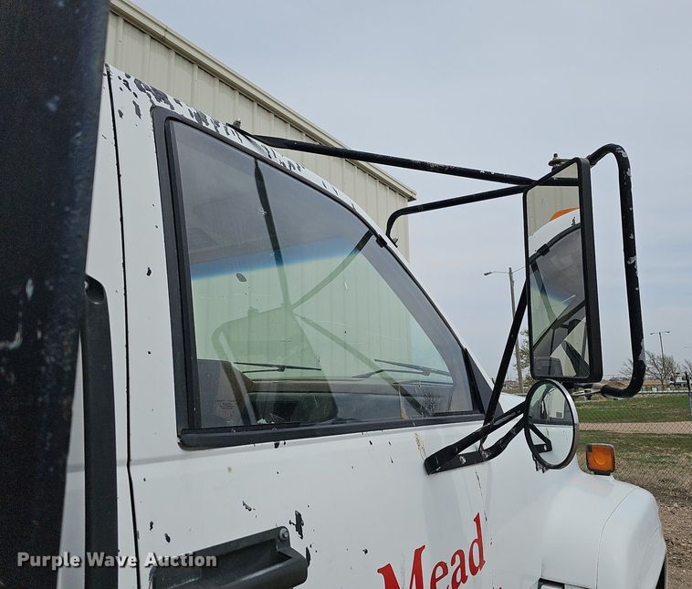 image for item DO4310 1991 GMC TopKick SL  dump flatbed truck