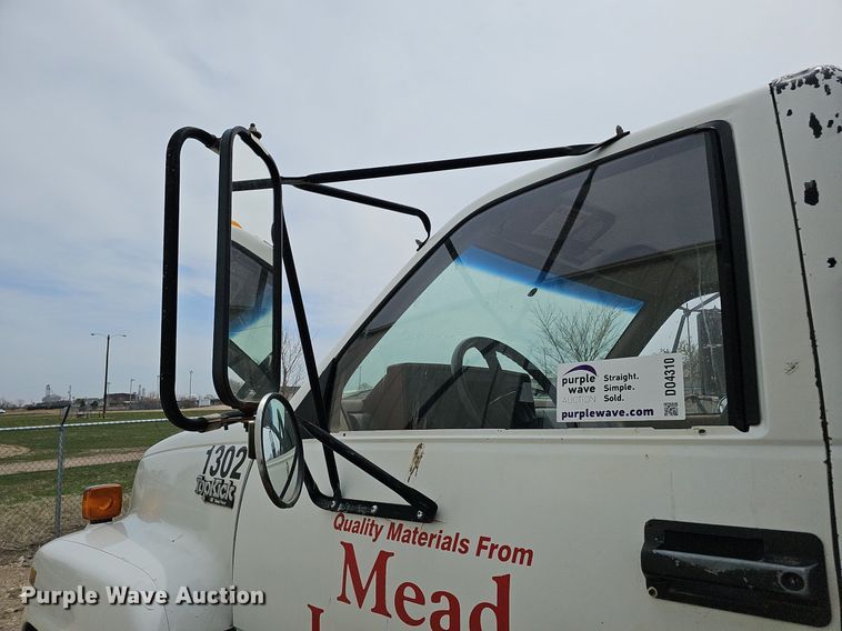 image for item DO4310 1991 GMC TopKick SL  dump flatbed truck