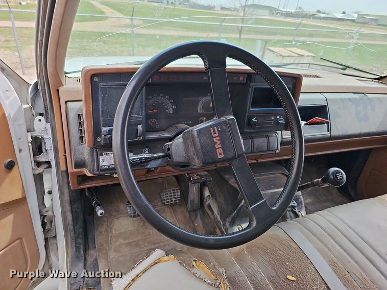 image for item DO4310 1991 GMC TopKick SL  dump flatbed truck