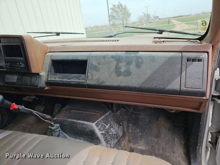 image for item DO4310 1991 GMC TopKick SL  dump flatbed truck