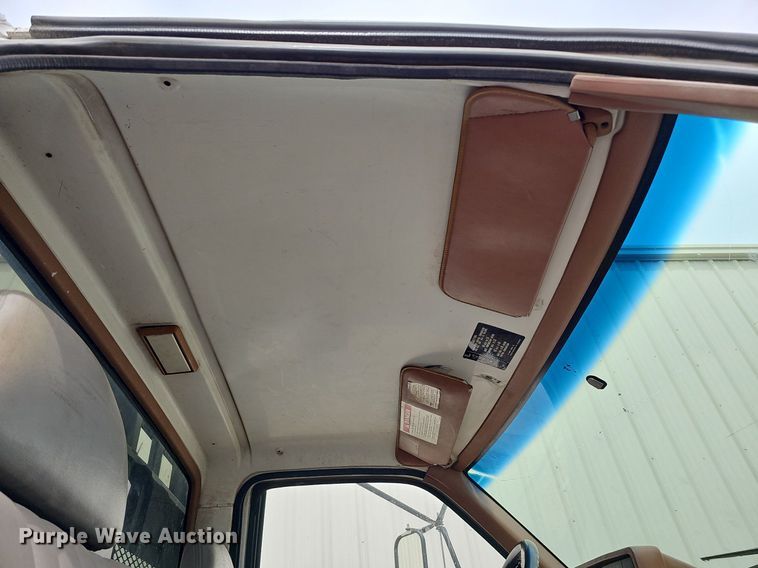 image for item DO4310 1991 GMC TopKick SL  dump flatbed truck