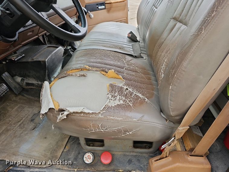 image for item DO4310 1991 GMC TopKick SL  dump flatbed truck