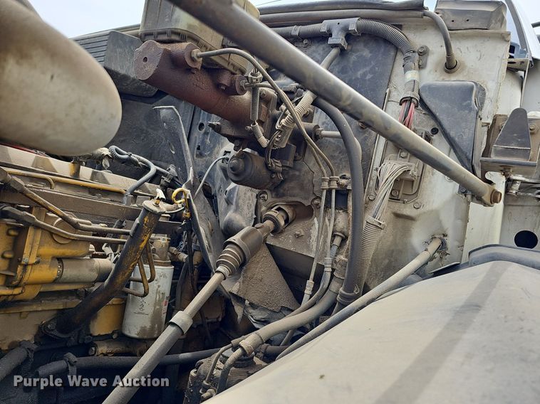 image for item DO4310 1991 GMC TopKick SL  dump flatbed truck