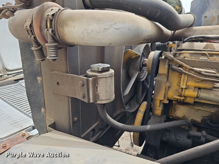 image for item DO4310 1991 GMC TopKick SL  dump flatbed truck