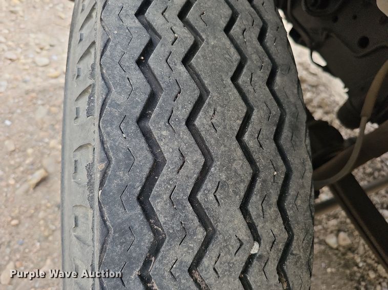 image for item DO4310 1991 GMC TopKick SL  dump flatbed truck