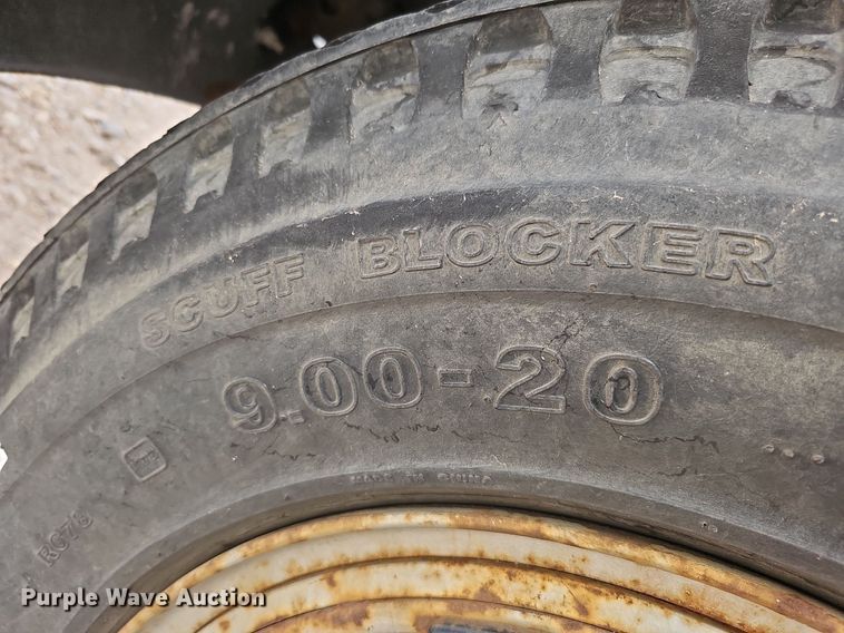 image for item DO4310 1991 GMC TopKick SL  dump flatbed truck