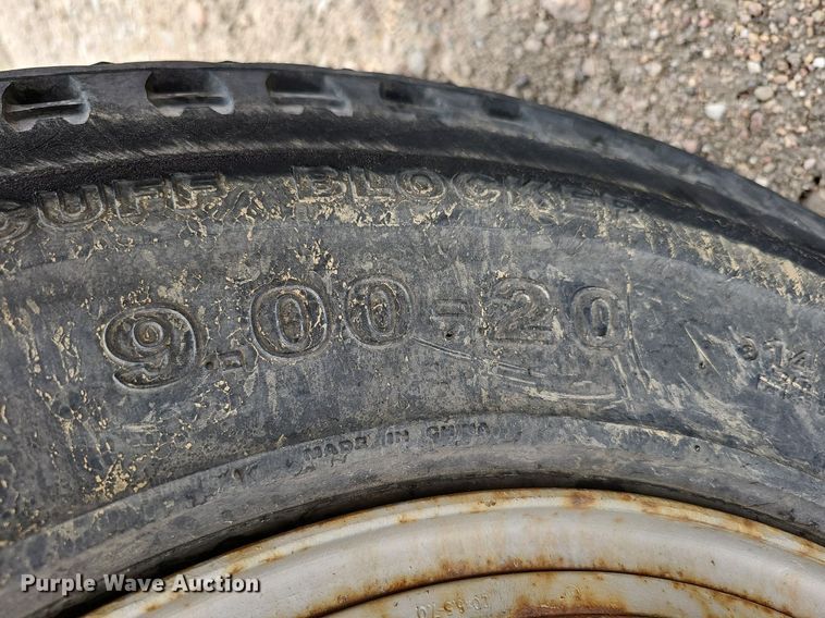 image for item DO4310 1991 GMC TopKick SL  dump flatbed truck