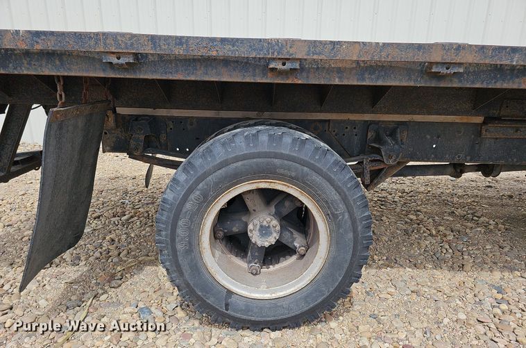 image for item DO4310 1991 GMC TopKick SL  dump flatbed truck