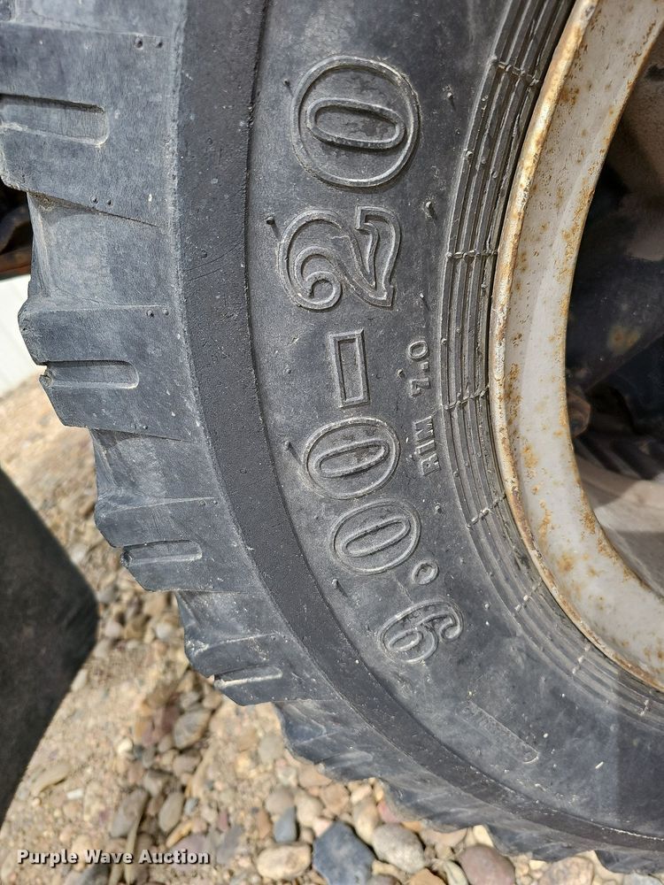 image for item DO4310 1991 GMC TopKick SL  dump flatbed truck