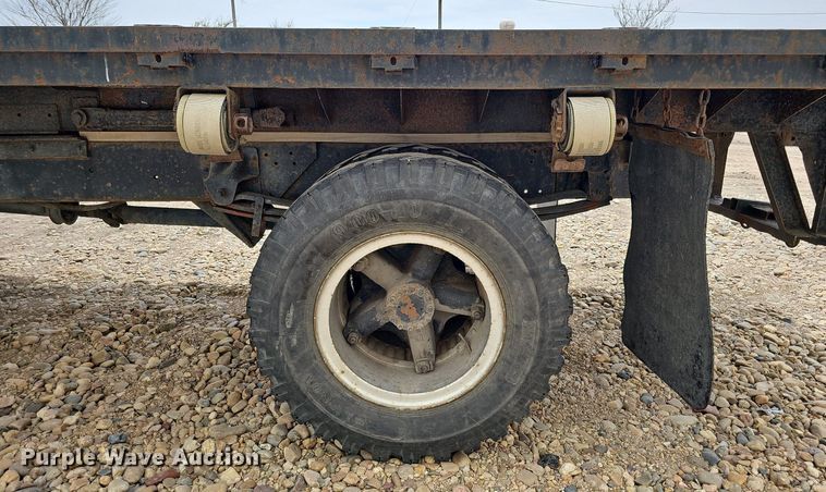 image for item DO4310 1991 GMC TopKick SL  dump flatbed truck