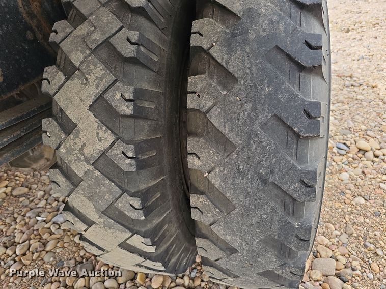 image for item DO4310 1991 GMC TopKick SL  dump flatbed truck