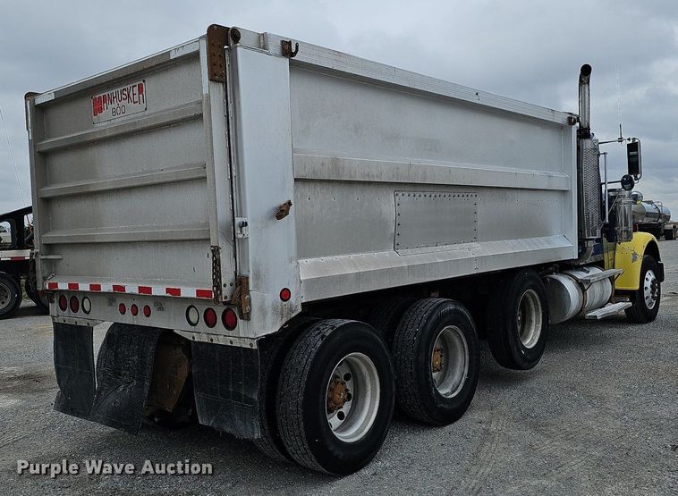 image for item DO4352 2007 Freightliner Classic XL  dump truck