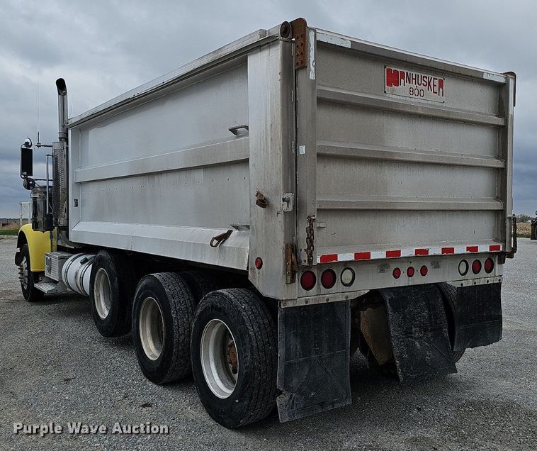 image for item DO4352 2007 Freightliner Classic XL  dump truck