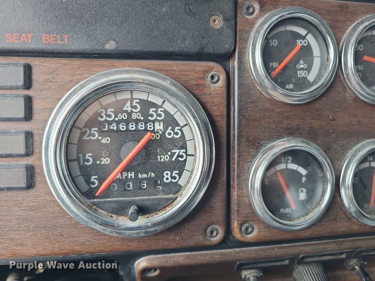 image for item DO4352 2007 Freightliner Classic XL  dump truck