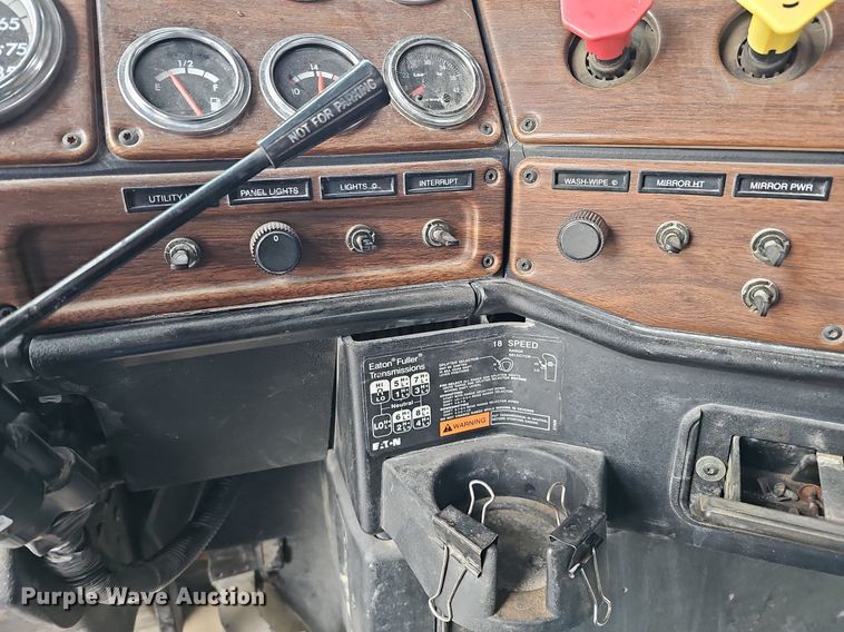 image for item DO4352 2007 Freightliner Classic XL  dump truck