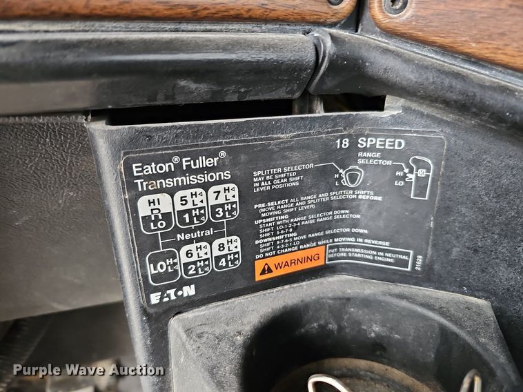 image for item DO4352 2007 Freightliner Classic XL  dump truck