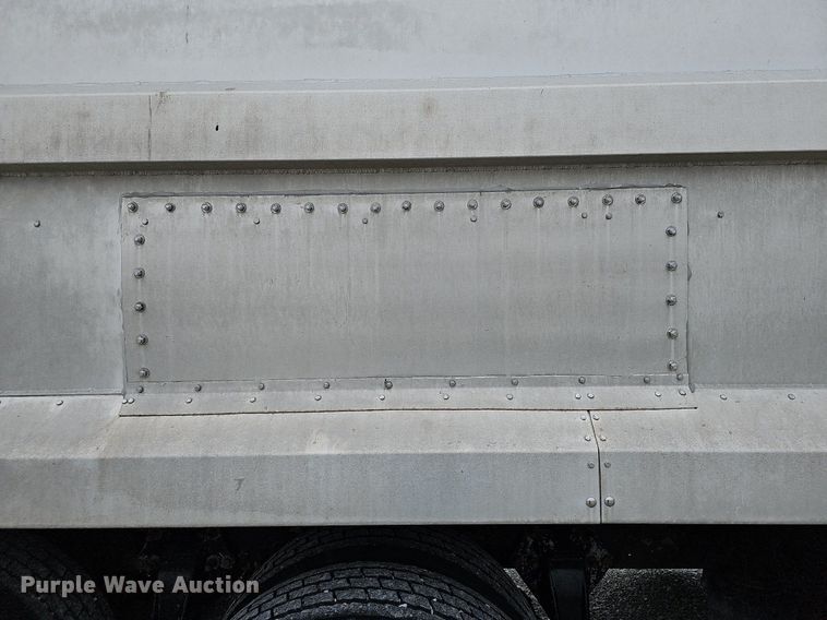 image for item DO4352 2007 Freightliner Classic XL  dump truck