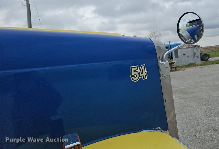 image for item DO4352 2007 Freightliner Classic XL  dump truck