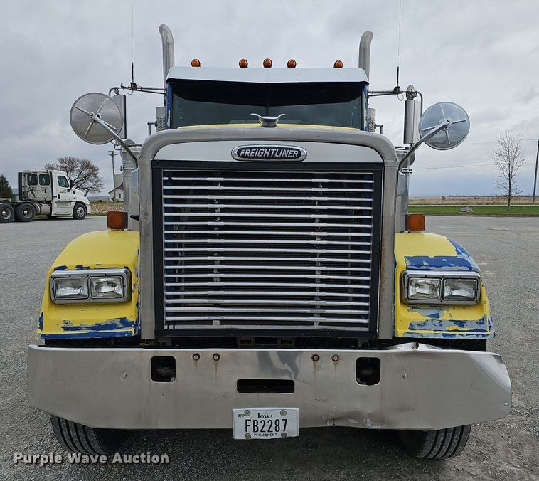 image for item DO4352 2007 Freightliner Classic XL  dump truck