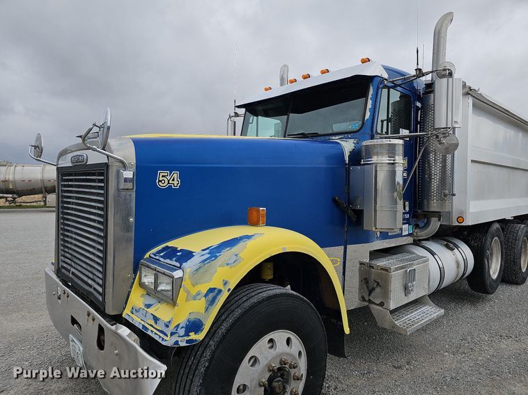 image for item DO4352 2007 Freightliner Classic XL  dump truck