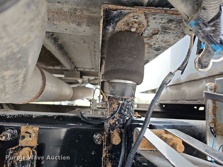 image for item DO4352 2007 Freightliner Classic XL  dump truck